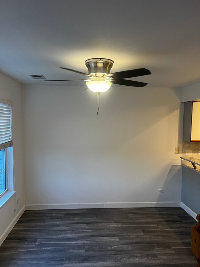 Building Photo - 640 Beaver Ct