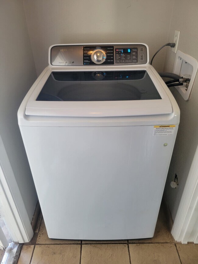 Building Photo - 149 E Riviera Dr