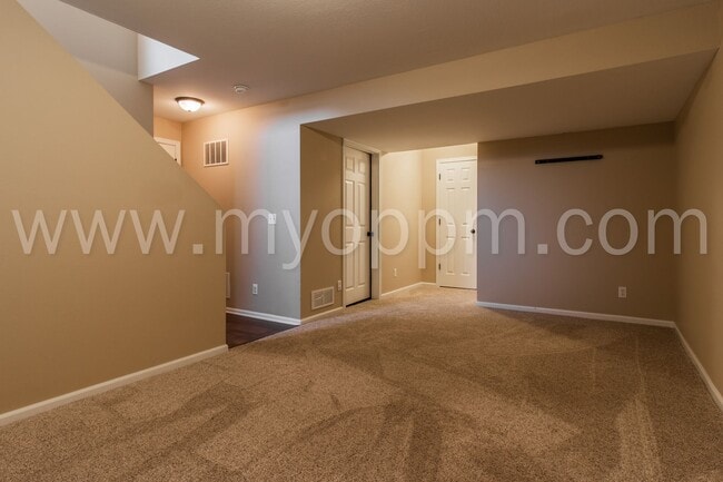 Building Photo - Stunning 3 Bedroom / 2 Bathroom Home | Mil...