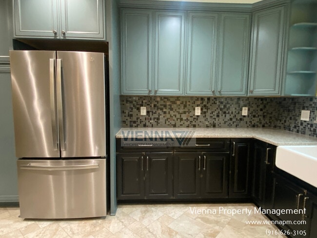 Building Photo - 5668 11th Ave