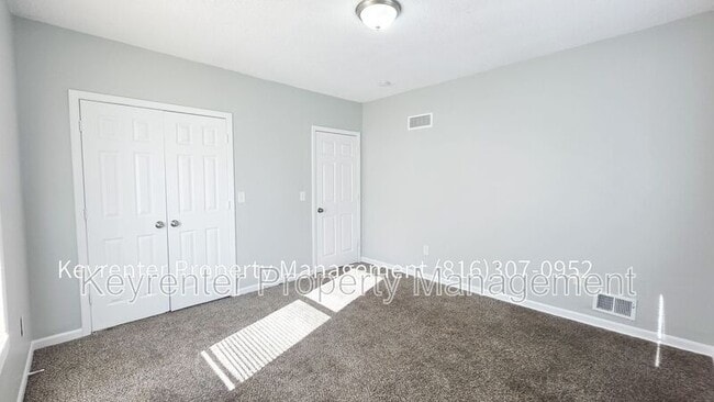 Building Photo - 142 N Bellaire Ave