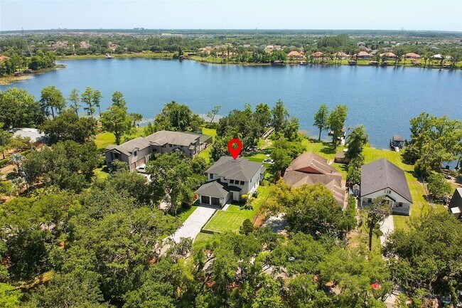 Building Photo - 6564 Lagoon St