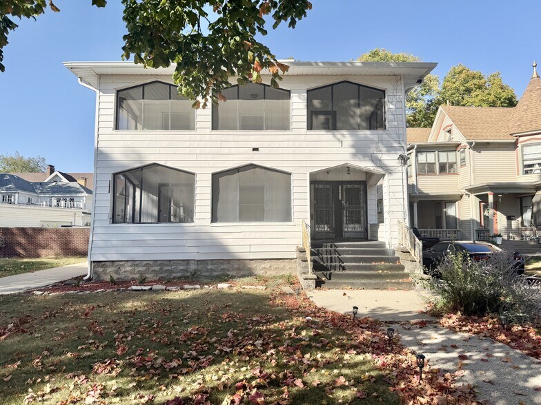 Primary Photo - 715 Bushnell St