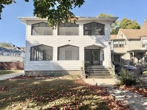 Building Photo - 715 Bushnell St