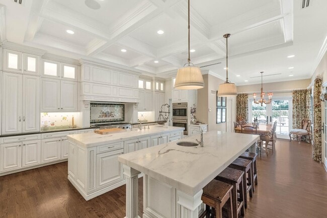 Building Photo - 6248 E Montecito Ave