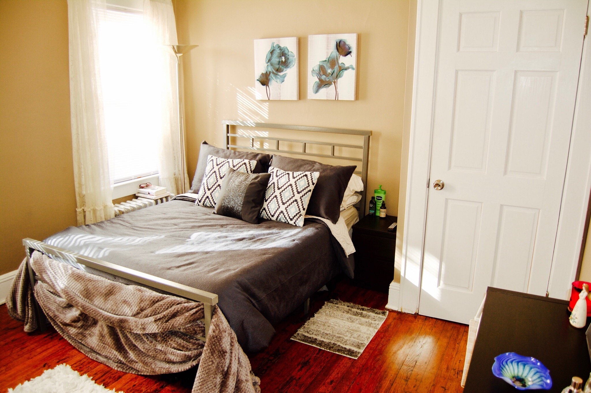 Building Photo - 227 South Ave W