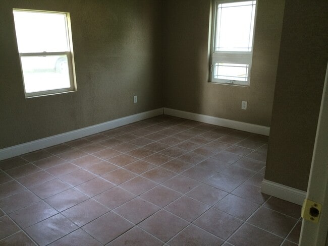 Building Photo - 313 Todds Ferry Rd