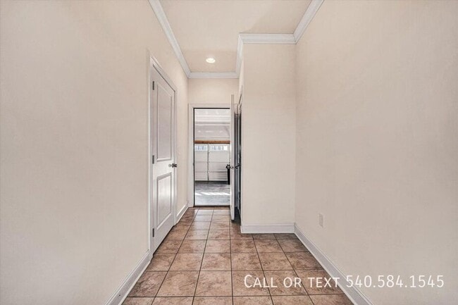 Building Photo - 6982 Linn Cove Court