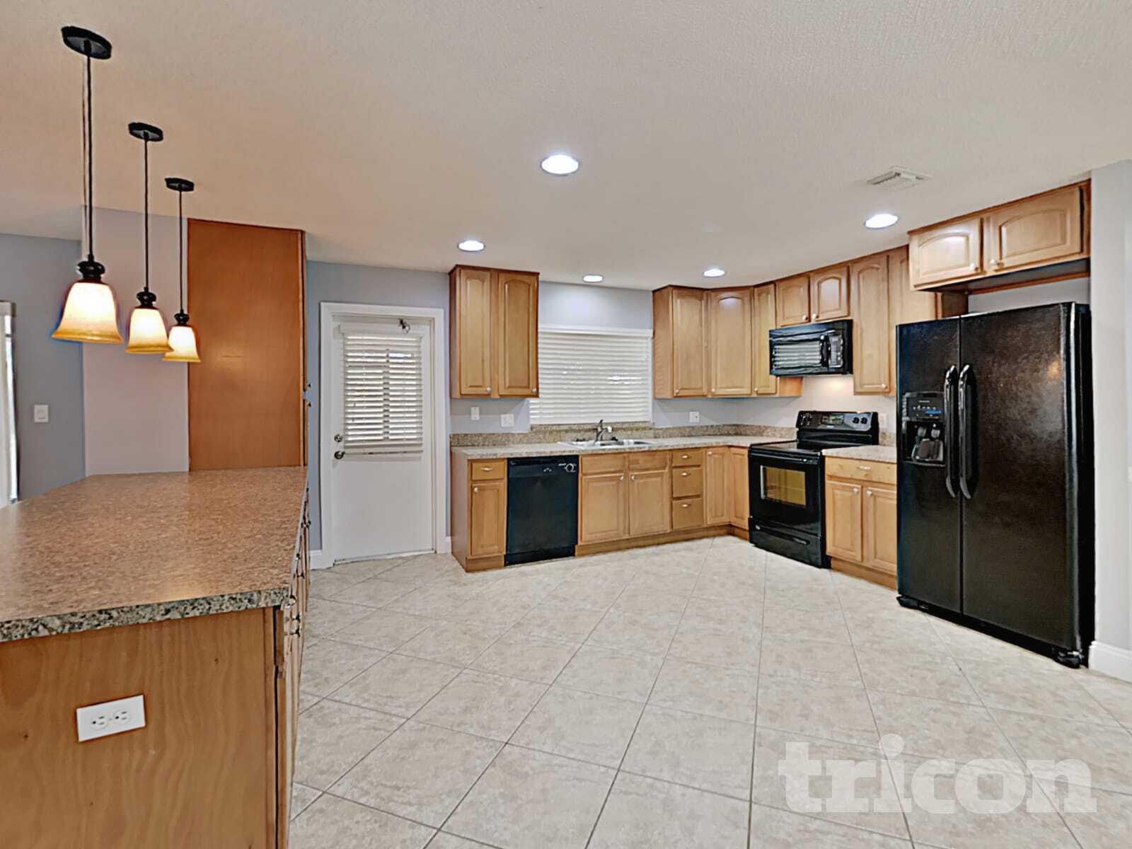 Building Photo - 1548 Silver Fox Cir