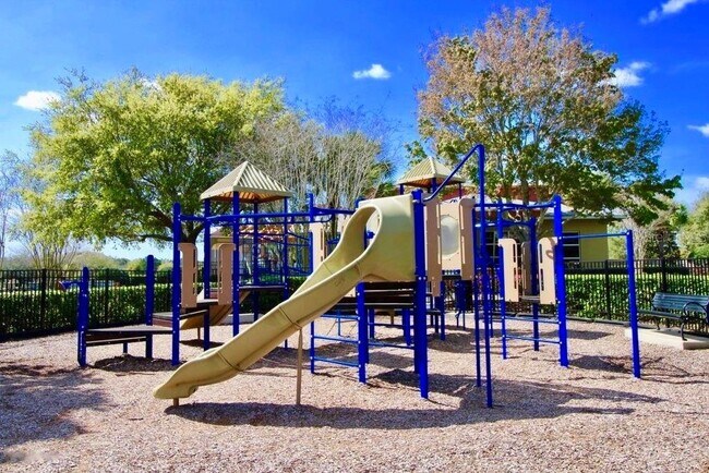 Building Photo - 5739 SW 40th St