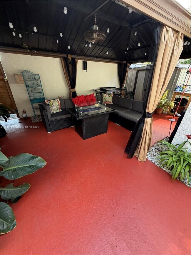 Building Photo - 13198 SW 10th Terrace