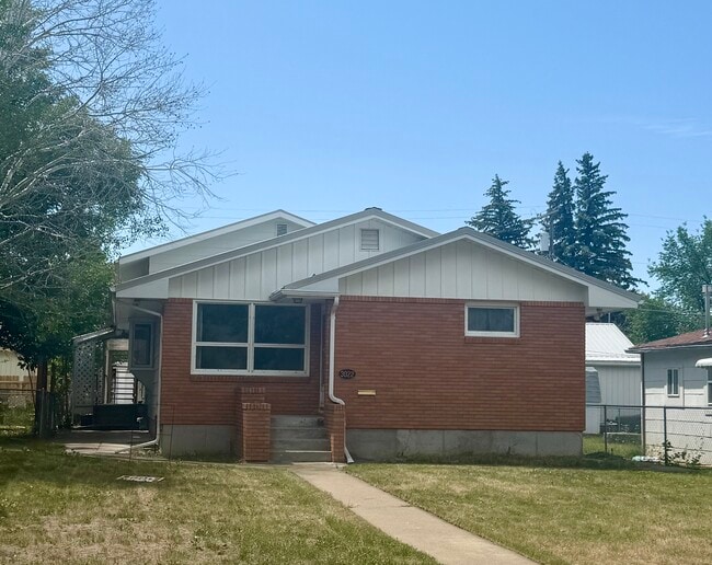 Primary Photo - 3022 1st Ave S