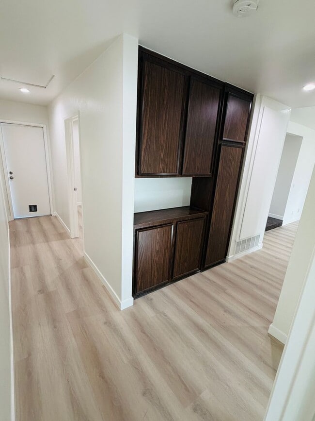 Building Photo - Stylish Single-Story Living in Coveted South Coast Metro