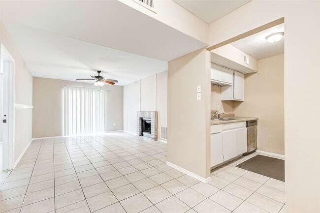 Building Photo - 12527 Ashford Meadow Dr