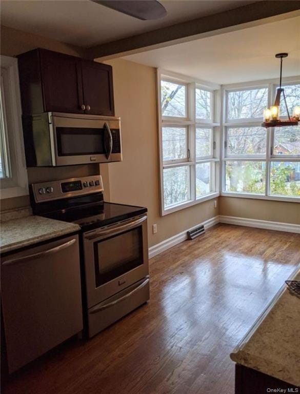 Building Photo - 3180 Lincoln Dr