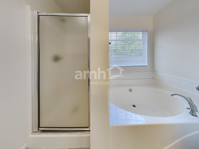 Building Photo - 270 Grayson Manor Dr SW