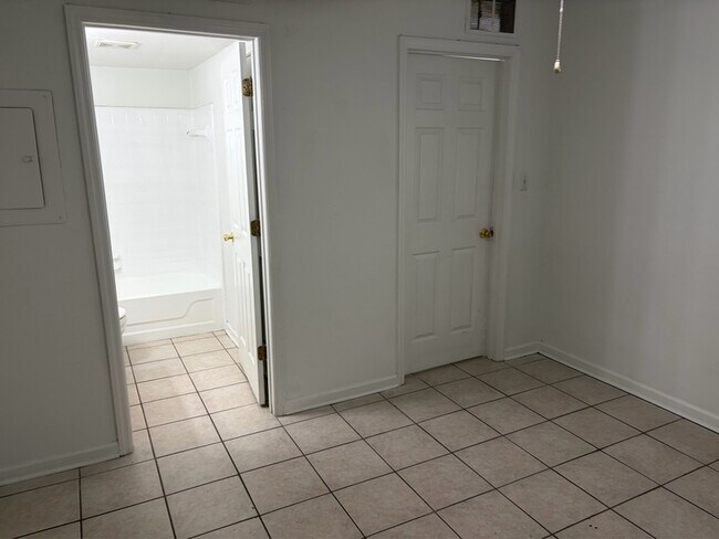 Building Photo - 207 Lovelace Dr