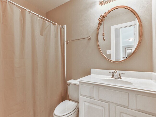 Building Photo - FORE Bedrooms in Del Lago!