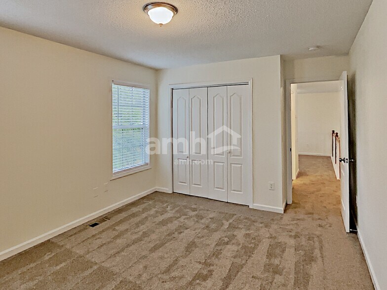Building Photo - 1086 Berkley Dr SE