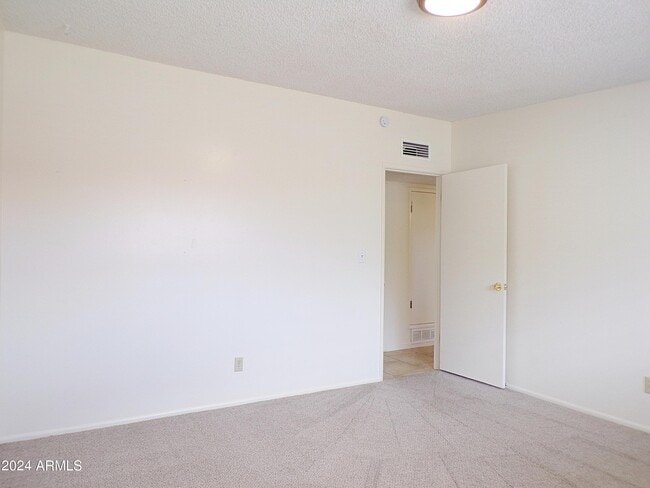 Building Photo - 172 Andrea Dr