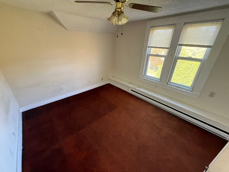 Building Photo - 22 Emmett St