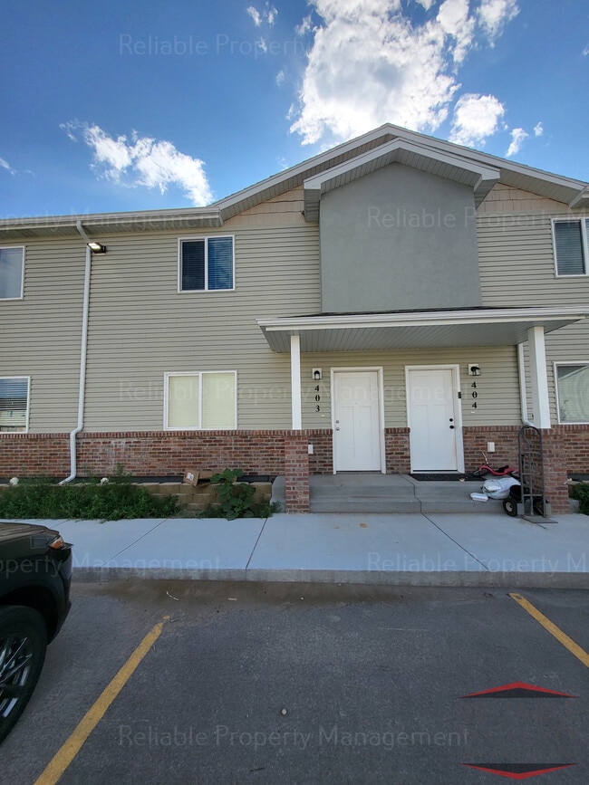 Building Photo - 2015 Lawrence Ln