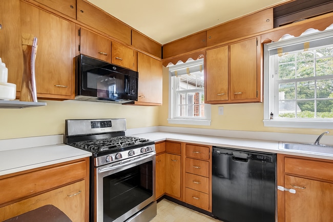 Building Photo - 3700 Kennedy Street