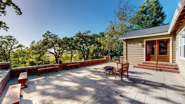 Building Photo - Experience true Wine Country Luxury living...