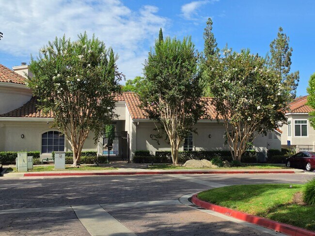 Building Photo - 227 Cinnamon Teal