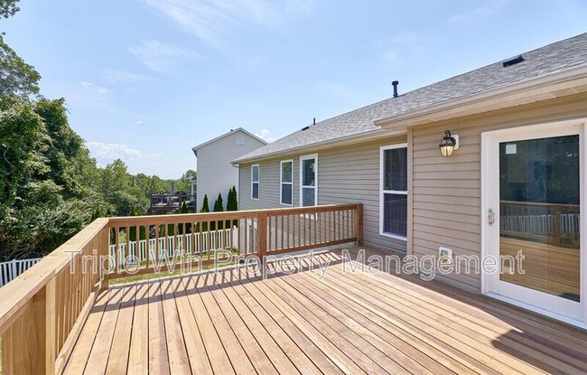 Building Photo - 4927 Triple Tree Ct