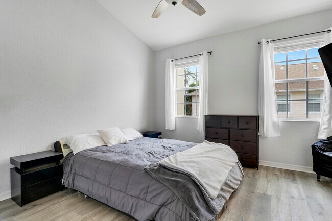 Building Photo - 107 Pond Apple Ln