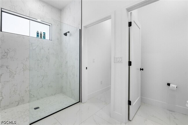 Building Photo - 2608 25th St W