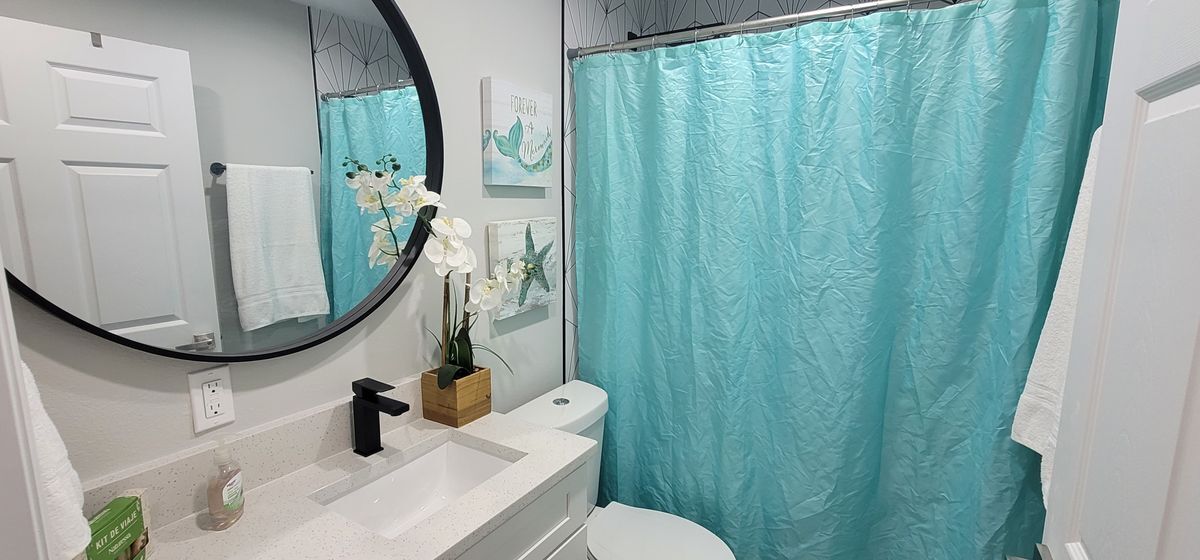 Building Photo - 694 Douglas Ave