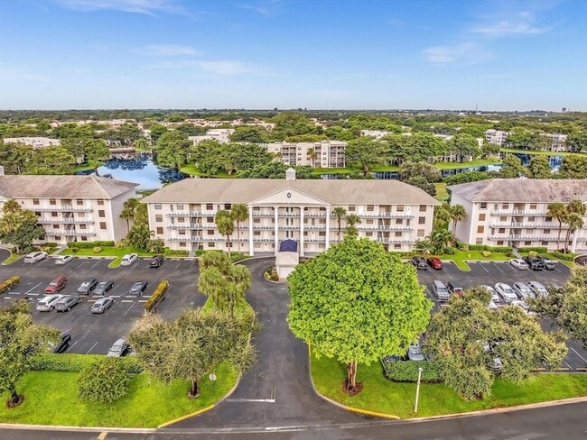Building Photo - 1711 Whitehall Dr