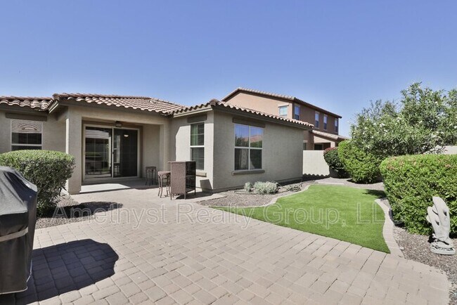 Building Photo - 15068 W Glenrosa Ave