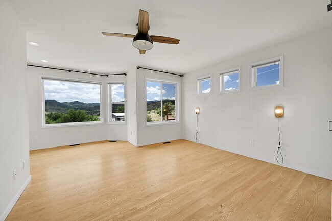 Building Photo - 4 bedroom, 3 bath with separate ADU