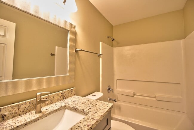 Building Photo - 2259 Beresford Dr
