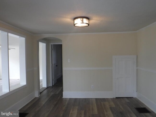 Building Photo - 10051 Dupont Blvd