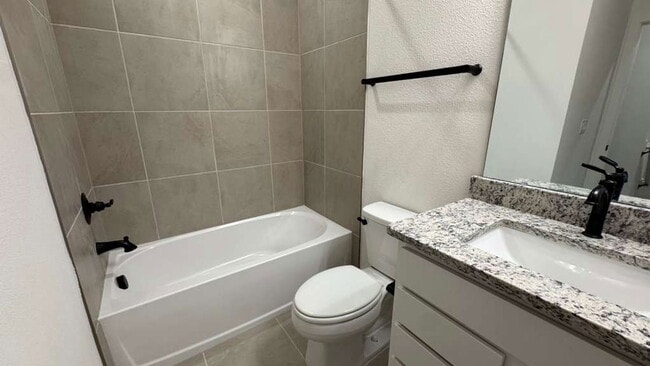 Building Photo - 15244 Groveside Rd