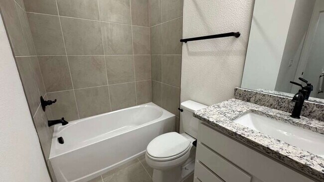 Building Photo - 15244 Groveside