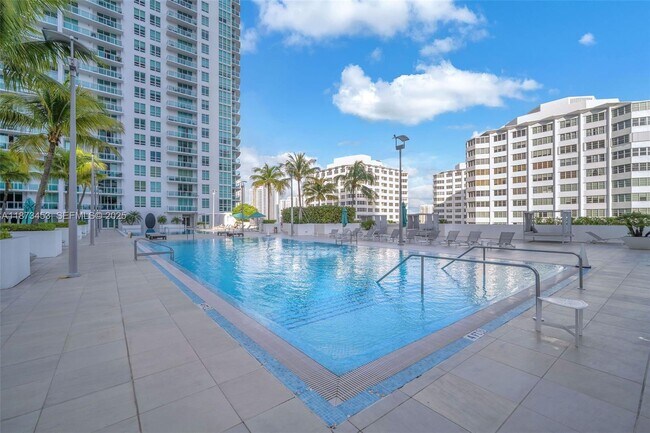 Building Photo - 951 Brickell Ave