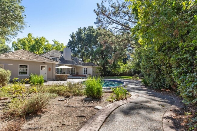 Building Photo - Beautifully Appointed Atherton Estate with Pool & Outdoor Entertaining