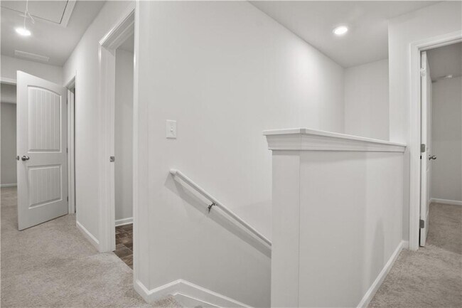 Building Photo - 239 Turner Ln