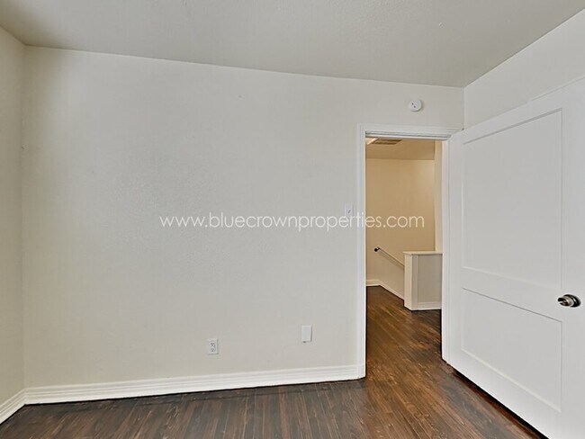 Building Photo - 6491 Bordeaux Ave