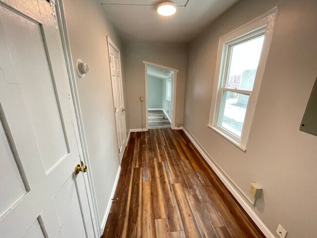 Building Photo - 338 Erie St