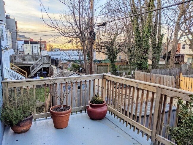 Building Photo - 627 Lamont St NW