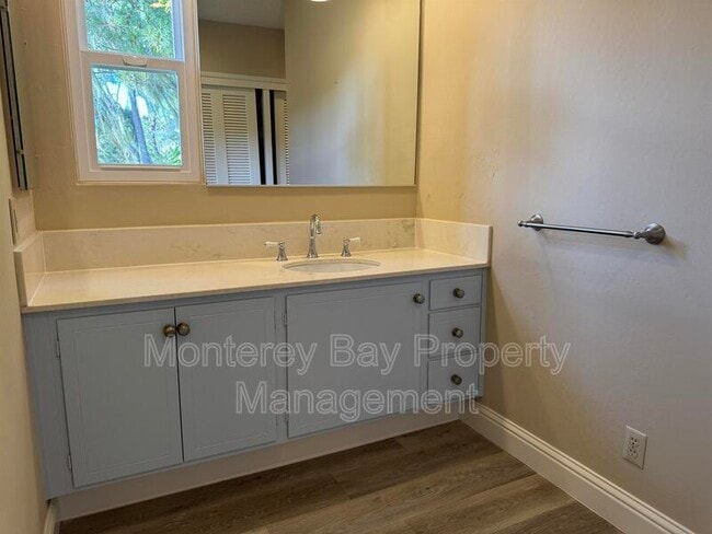 Building Photo - 31 Del Mesa Carmel