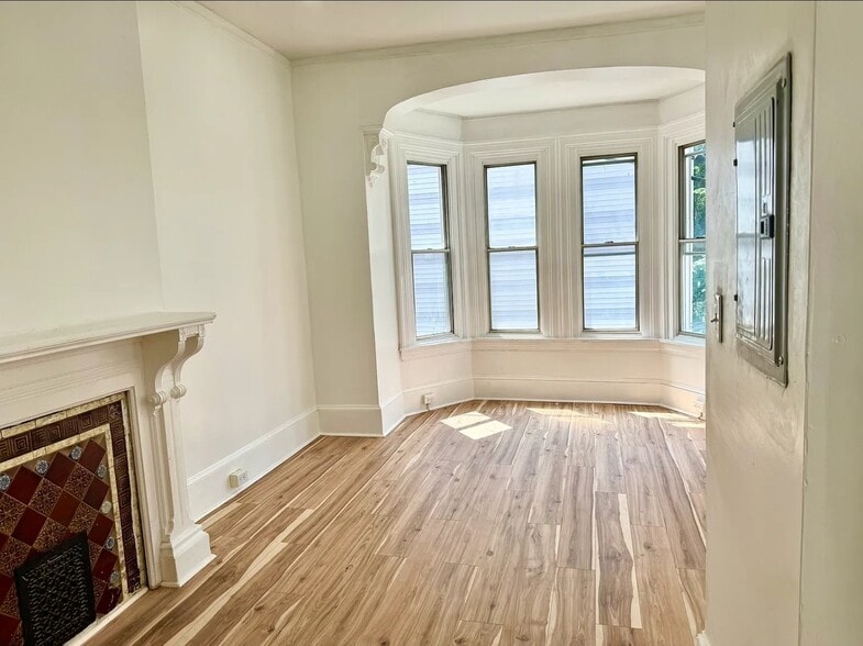 Building Photo - 4024 Spring Garden St