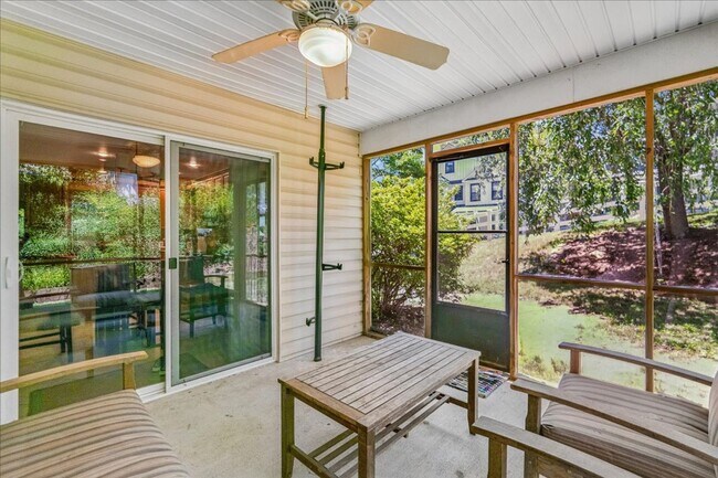 Building Photo - Cozy 3BE/2.5BA Colonial in Takoma Park with screened porch!