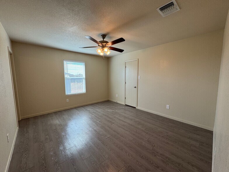 Building Photo - 5804 Rustler Dr